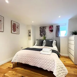 Holiday home Quirky 3 Bedroom Town House In Clifton,, Bristol